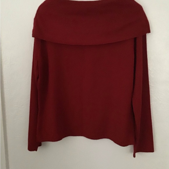 Emma James size xl.Color red. - Picture 2 of 5
